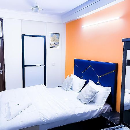 Roomshala 123 Happy Homes- Near Saket Metro New Delhi Exterior photo