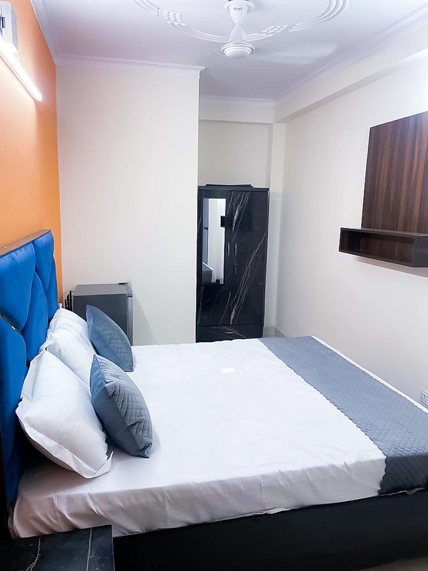 Roomshala 123 Happy Homes- Near Saket Metro New Delhi Exterior photo