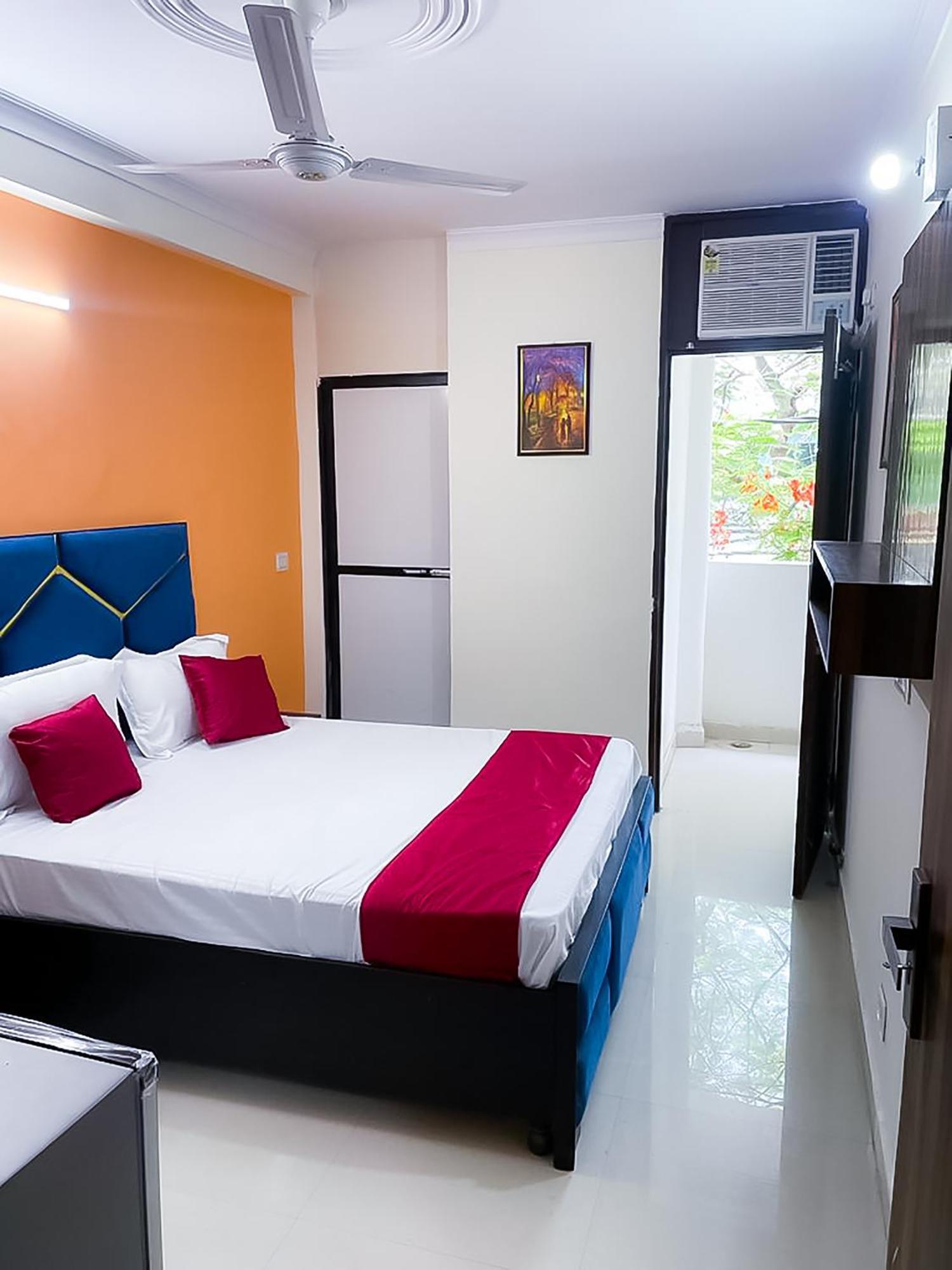 Roomshala 123 Happy Homes- Near Saket Metro New Delhi Exterior photo